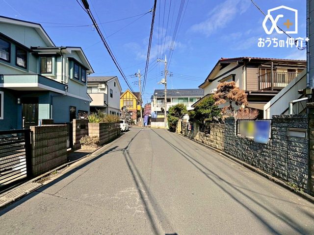 ���n�y�n�ʐ^ ������悤�Ȑ��w�i�ɁA���X�ƘȂޓ@��́A���z�̉��b�𑶕��Ɏ󂯂�B�L�т₩�ŊJ���I�Ȓ��]�ƁA�����Ղ�ƍ~�蒍���z���ɁA�����ɏZ�܂��ґ�������Ǝ������Ē����܂�