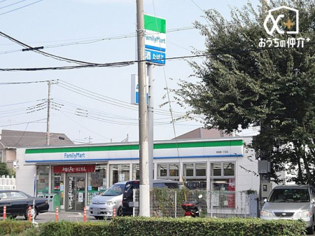 ���ӊ� �t�@�~���[�}�[�g�V�����꒚�ړX �k��5���B�c�Ǝ��ԁF24���� ���ԏ�F�L 390m