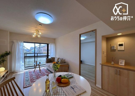 ���r���O �L���Ȍ����Ƃ炷���̏ꏊ�́A�������Ȃ���b���y���݁A�������Ƃ������Ԃ��߂����ꏊ�B�Ƒ��̓��킪���܂���؂ȋ�Ԃł��B