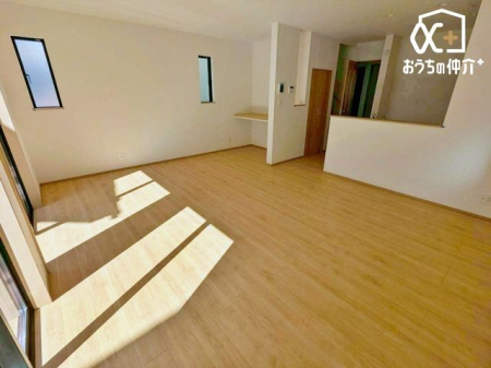 ���r���O �L���Ȍ����Ƃ炷���̏ꏊ�́A�������Ȃ���b���y���݁A�������Ƃ������Ԃ��߂����ꏊ�B�Ƒ��̓��킪���܂���؂ȋ�Ԃł��B