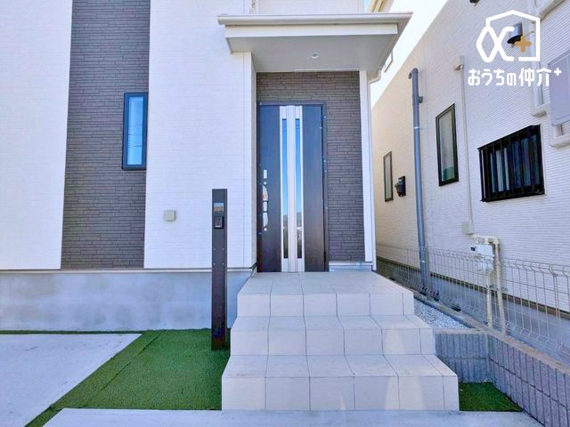 ���� �O���ւ̗l�q�ɂȂ�܂��B��i��i���L���D�������ł��ˁB�K�i�t�߂͎Ő��Ȃ̂łق��Ƃ��܂��ˁB