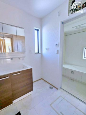 ���ʑ�E���ʏ� �y���̗��ɂ����Ղ���[�z��������̏��������܂���S���[�^�C�v�B�g���C�̈ʒu��ς��邱�ƂŔw�̍������̂����[�ł��܂��B