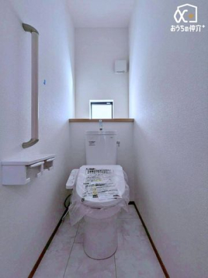 �g�C�� �������̂��邷������Ƃ����g�C���B�����g���ꏊ�����炱���A�������₨�|�����ȒP�ȃV���v���ȃf�U�C���ł��B�����t���Ȃ̂ŁA�펞���C���ł��A�C�ɂȂ鉘���J�r�̔�����}�����܂��ˁI