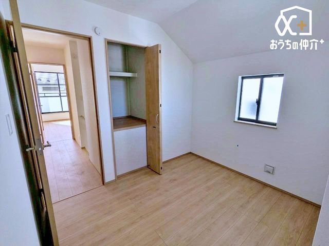 �q������ �q�������Ƃ��Ă��\���ȍL�������邨�����ł��B�Ƒ��X�̈��炬�̋�Ԃ��m�ۂł��A�v���C�x�[�g�ȃx�b�h���[���͕�炷���̊����ő���グ�������̂ł��B