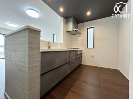 �L�b�`�� �`Kitchen�`�H���򊣑��@�����̃V�X�e���L�b�`���̗p�I���͐ߐ��ɂ��q����D����̂ł��B�����Ő�򂷂�̂ŉ�����������藎�Ƃ��܂�