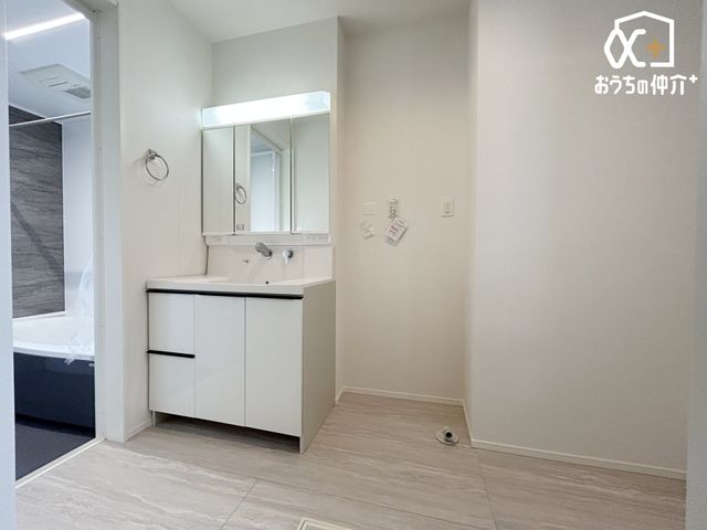 ���ʑ�E���ʏ� �`Wash room�`���̍Q�����������ԑтł��]�T�������Ďx�x�ł���L���p�E�_�[���[���B