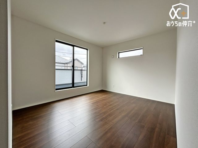 �Q�� �E�H�[�N�C���N���[�[�b�g�̂���8���Q���ł��B��R�̗m���Ȃǂ����[�ł��܂��B