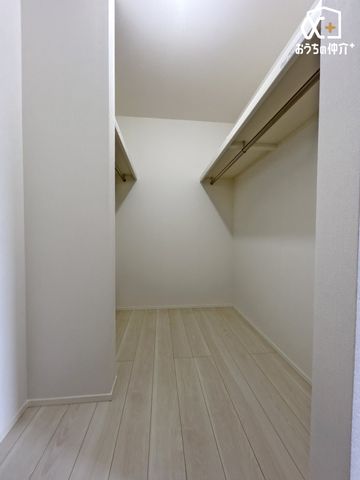 ���[ �G�ߕ���Ɠd���i�A���|�p��Ȃǂ̎��[�ɏd�󂷂�t�@�~���[�N���[�N