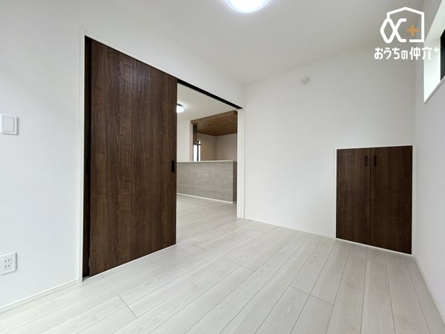 ���̑� �q��Ă◈�q���ɏd�󂷂郊�r���O���̗m��