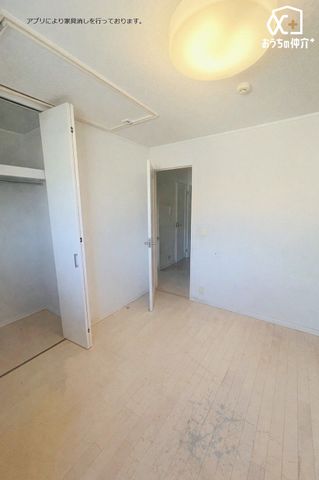 ���̑����� �Q�ʍ̌��Ŗ��邢�����B�q���������A�d���̃X�y�[�X�ɂ��œK�ł��B