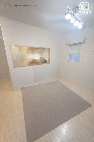 ���r���O ���r���O���Ƒ������R�ƏW�܂��13.75�����r���O�̗l�q�ł��B ���C�ɓ���̃\�t�@�[��e�[�u����u���Ă��C�ɓ���̋�ԂɁB