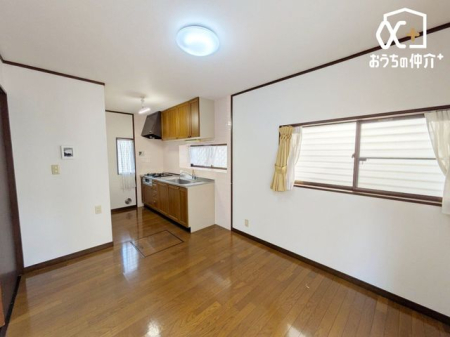 ���r���O -