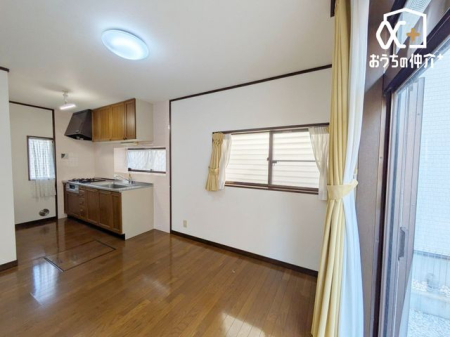 ���r���O -