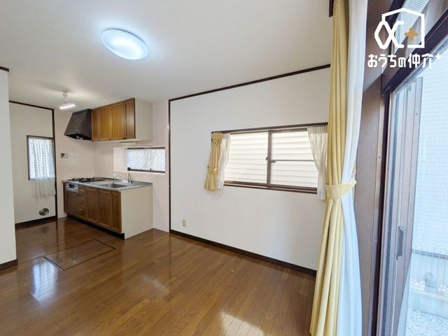 ���r���O -