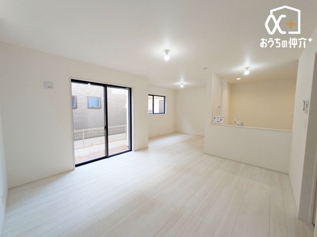 ���r���O -