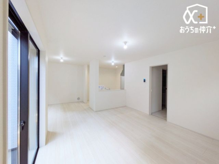 ���r���O -