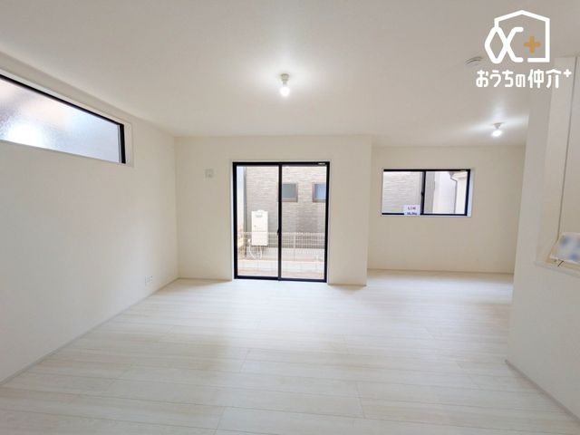 ���r���O -