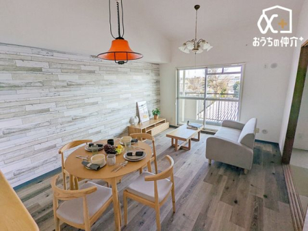 ���r���O �쓌�����̑傫�ȑ����炽���Ղ�z�����������ޖ��邢���r���O�B�Ƒ��c���⃊���b�N�X�^�C���ɍœK�ȊJ�������ӂ���Ԃł��B