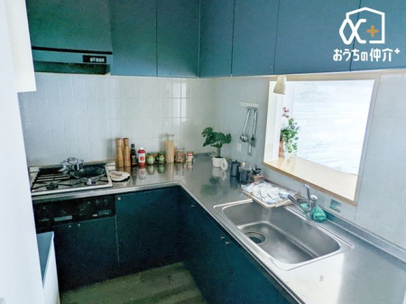 �L�b�`�� �L�b�`������̓��r���O�����n����Ԏ��ł��B���q�l���V�ԗl�q�������Ȃ���̂�������_�C�j���O�e�[�u���Ŋw�K���邨�q�l�ɂ�����ƃA�h�o�C�X���ł���݌v�ł��B