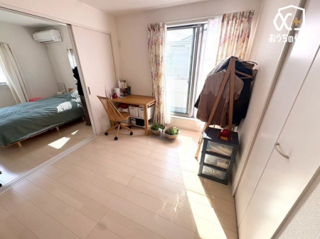 ���̑� ������̖��邢�m���B���C�A�ʋC�ɂ��D��Ă��܂��B�ׂ̋����ƊԎd�؂���\�ŁA���������𑝂₷���Ƃ��ł��܂��B