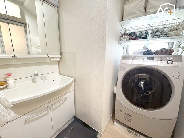 ���ʑ�E���ʏ� �`Wash room�`�O�ʋ��^�C�v�̐��ʉ��ϑ�ł��B���̗�������o���ɂ���������[�ł���̂ŃX�^�C���b�V���ȋ�Ԃ�ۂĂ܂��I