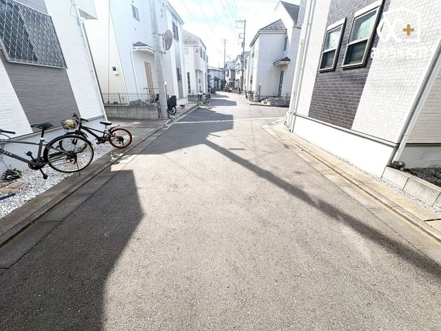 ���n�O�ώʐ^ �O�ʓ��H�͎Ԓʂ�����Ȃ��A����������ۂł��B