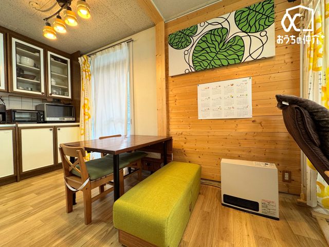 ���r���O �`Living�`�������������͋C��LDK�B�̂�т肭�낮�\�t�@��A���H�����y���ރ_�C�j���O�Z�b�g��u���Ă��������͂���܂���B