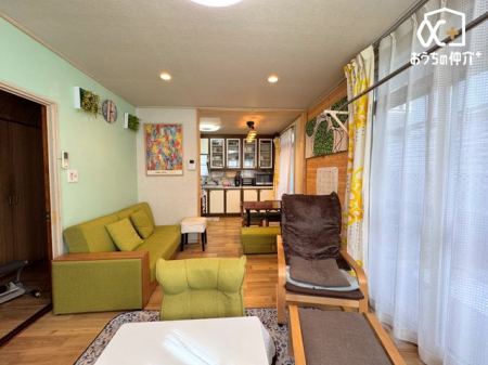 ���r���O �`Living�`�������������͋C��LDK�B�̂�т肭�낮�\�t�@��A���H�����y���ރ_�C�j���O�Z�b�g��u���Ă��������͂���܂���B