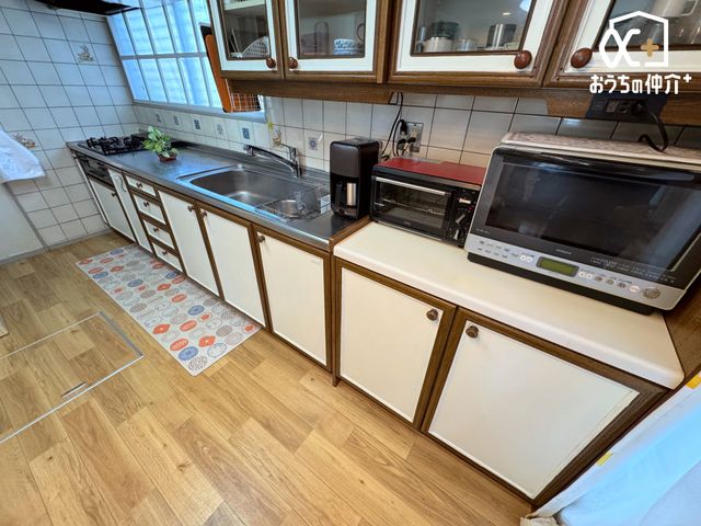 �L�b�`�� �`Kitchen�`��Ԃ̗ǂ��L�b�`���@���J�ɂ��g���Ő��������[�������ꂢ�ȏ�Ԃł��B���t�H�[�����Ȃ��Ă��\���Ɏg�p�ł��܂��B