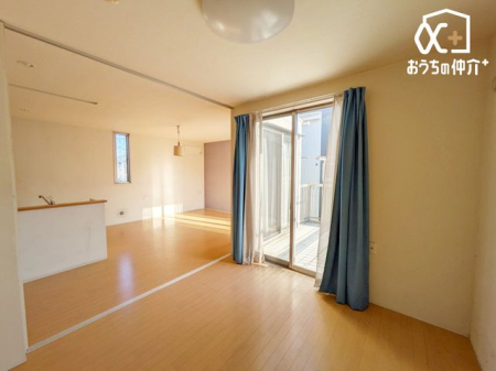 ���r���O -