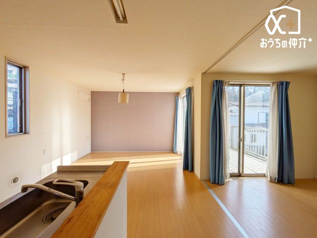 ���r���O -