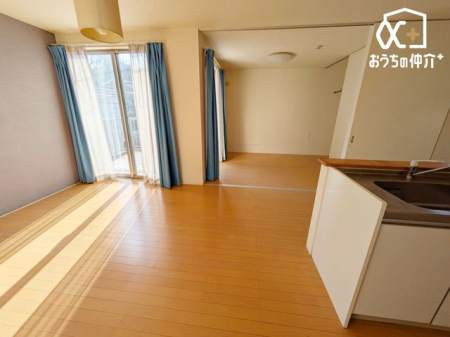 ���r���O �����₩�ȗz�˂��̓���A�L���Ė��邢���r���O