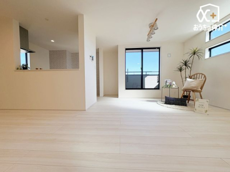 ���r���O -