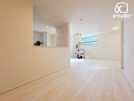 ���r���O -