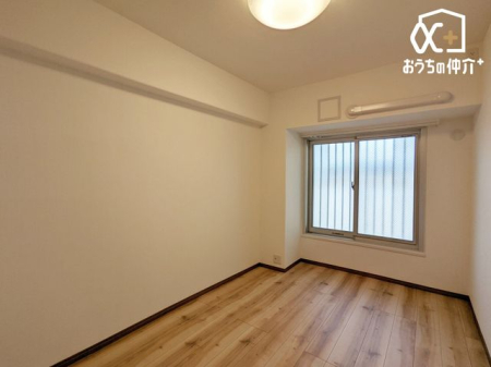 �q������ ���������锒�ǂƖؖڏ��̎q�ǂ������B���[�t�ŕЕt���ȒP�B�x�b�h�Ɗ���u���Ă�������������A�w�K���ɏW���ł��閾�邢��Ԃł��B�����͏��ւ⃊���[�g�w�K�X�y�[�X�Ƃ��Ă�����B���C���₷�����ŔN�����K�B