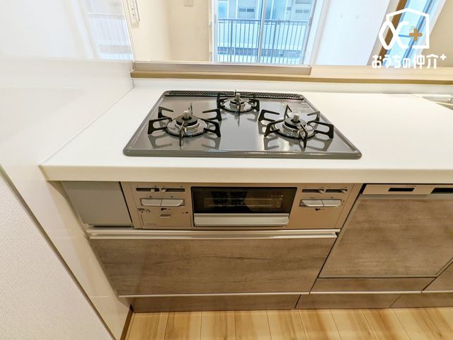 �L�b�`�� �����ɒ������ł��Ă��������͂��ǂ�3���R�����̃L�b�`���ł��B�������͖����̂��ƂȂ̂Ō����ǂ����������ł���̂͊������ł��ˁB