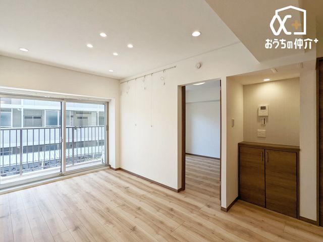 ���r���O �傫�ȑ����炽���Ղ�z�����������ޖ��邢���r���O�B�Ƒ��c���⃊���b�N�X�^�C���ɍœK�ȊJ�������ӂ���Ԃł��B