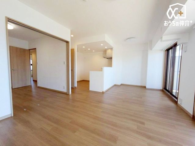 ���r���O �`Living�`�������������͋C��LDK�B�̂�т肭�낮�\�t�@��A���H�����y���ރ_�C�j���O�Z�b�g��u���Ă��������͂���܂���B