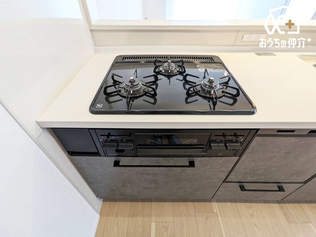 �L�b�`�� �����ɒ������ł��Ă��������͂��ǂ�3���R�����̃L�b�`���ł��B�������͖����̂��ƂȂ̂Ō����ǂ����������ł���̂͊������ł��ˁB