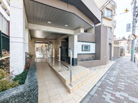 �G���g�����X �������̂���A�����������G���g�����X�B�����x���n�ɑ����^�΂�Ă݂܂��񂩁H���ЃX�^�b�t�����ē��������܂��̂ł��C�y�ɂ��₢���킹���������܂��B