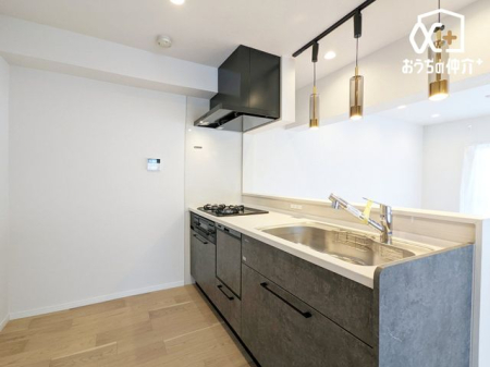 �L�b�`�� �L�b�`������̓��r���O�S�̂����n����Ԏ��ł��B���q�l���V�ԗl�q�������Ȃ���̂�������_�C�j���O�e�[�u���Ŋw�K���邨�q�l�ɂ�����ƃA�h�o�C�X���ł���݌v�ł��B