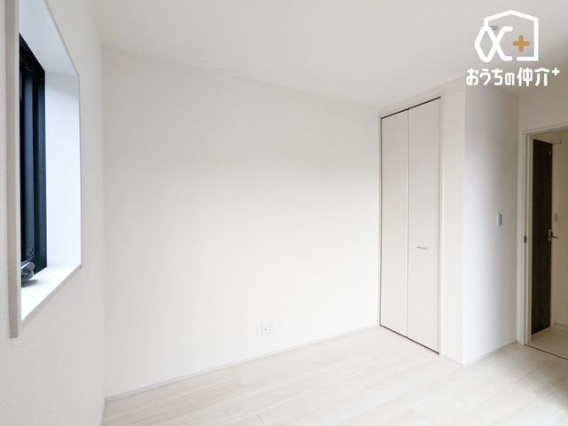 �q������ ���������锒�ǂƖؖڏ��̎q�ǂ������B���[�t�ŕЕt���ȒP�B�x�b�h�Ɗ���u���Ă�������������A�w�K���ɏW���ł��閾�邢��Ԃł��B�����͏��ւ⃊���[�g�w�K�X�y�[�X�Ƃ��Ă�����B���C���₷�����ŔN�����K�B