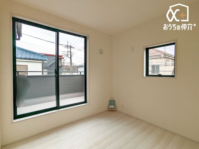 �q������ �q�������ɃI�X�X���ȗm���̗l�q�ł��B�o���R�j�[�ɖʂ��Ă��邽�ߊ��C�����₷���B���邳���\���Ȃ������ł��B