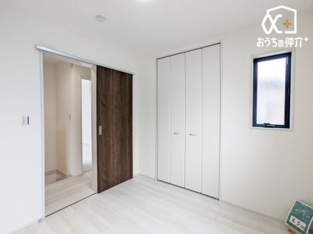 ���̑� 2�K�@4.5���̗m���ɂ̓N���[�[�b�g�������B���������X�b�L���Еt���܂��B