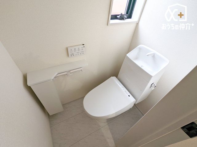 �g�C�� �����̂���2�K�̉������֍��t�g�C���ł��B