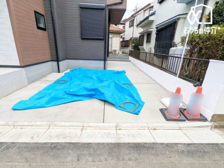  �J�[�X�y�[�X��2�䂠��B���]�Ԃ��߂�X�y�[�X�Ƃ��Ă����p���������܂��B���Ԃł̗��q�ɂ��Ή��ł��܂��I