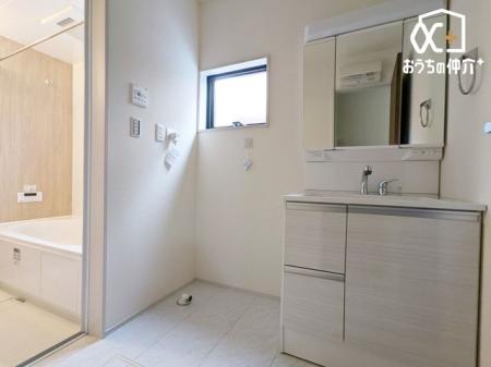 ���ʑ�E���ʏ� �������̂�����ʁ����󁕒E�߃X�y�[�X�ł��B��Ƃ�̂����Ԃł����C���̂����ւ����炭�炭�ł��B