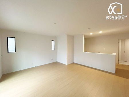 ���r���O �L���Ȍ����Ƃ炷���̏ꏊ�́A�������Ȃ���b���y���݁A�������Ƃ������Ԃ��߂����ꏊ�B�Ƒ��̓��킪���܂���؂ȋ�Ԃł��B