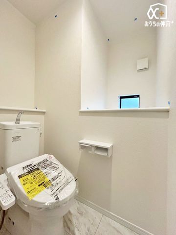 �g�C�� 1�K��2�K�ɂ��ꂼ��g�C����ݒu�B���̃o�^�o�^���鎞�ԑтɂ����ݍ������ƂȂ����K�ɂ��g�����������܂��ˁB