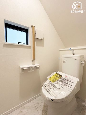 �g�C�� �������̂��邷������Ƃ����g�C���B�����g���ꏊ�����炱���A�������₨�|�����ȒP�ȃV���v���ȃf�U�C���ł��B�����t���Ȃ̂ŁA�펞���C���ł��A�C�ɂȂ鉘���J�r�̔�����}�����܂��ˁI